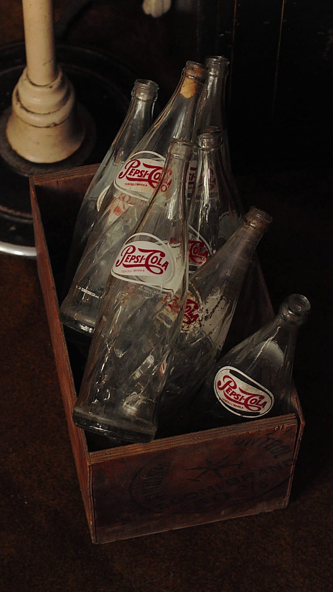 Pepsi Şişeler Ve Kutu
