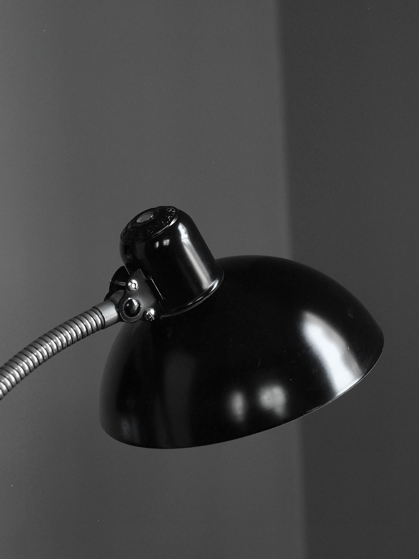 Kaiser Idell Model 6740 Bauhaus Lamp – detay görünümü 3
