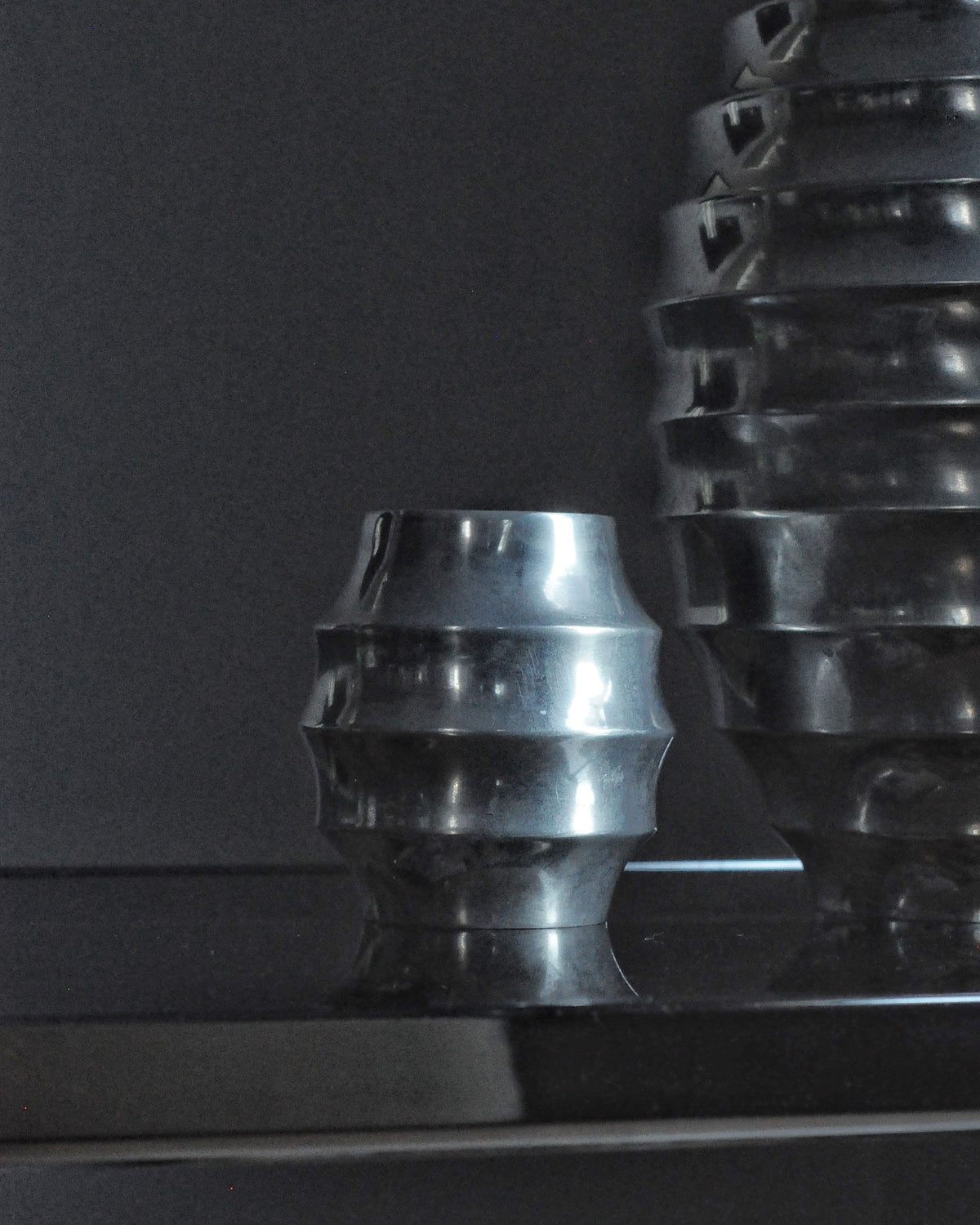 2000'ler Döküm Alüminyum Vazo ve Tealight Mumluk Seti – 3 Parça
