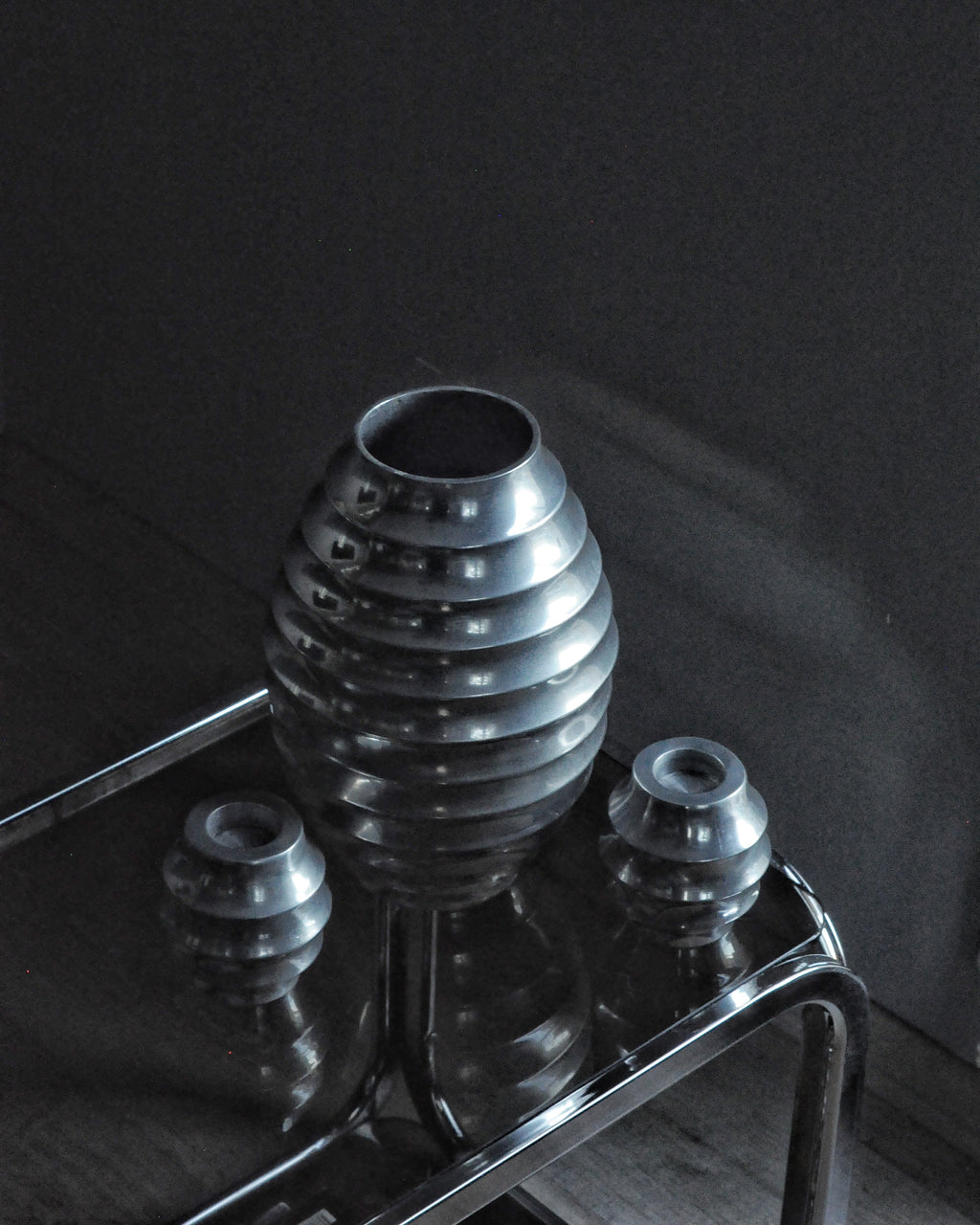 2000'ler Döküm Alüminyum Vazo ve Tealight Mumluk Seti – 3 Parça