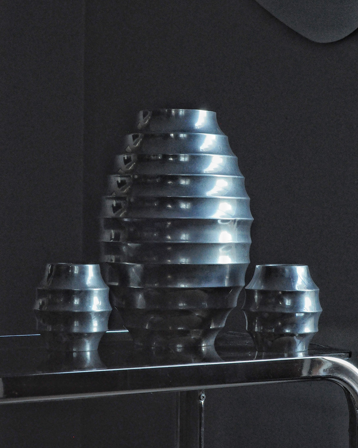 2000'ler Döküm Alüminyum Vazo ve Tealight Mumluk Seti – 3 Parça