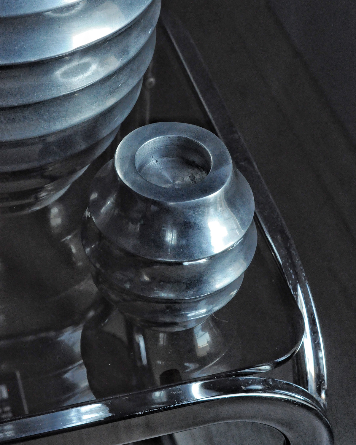 2000'ler Döküm Alüminyum Vazo ve Tealight Mumluk Seti – 3 Parça
