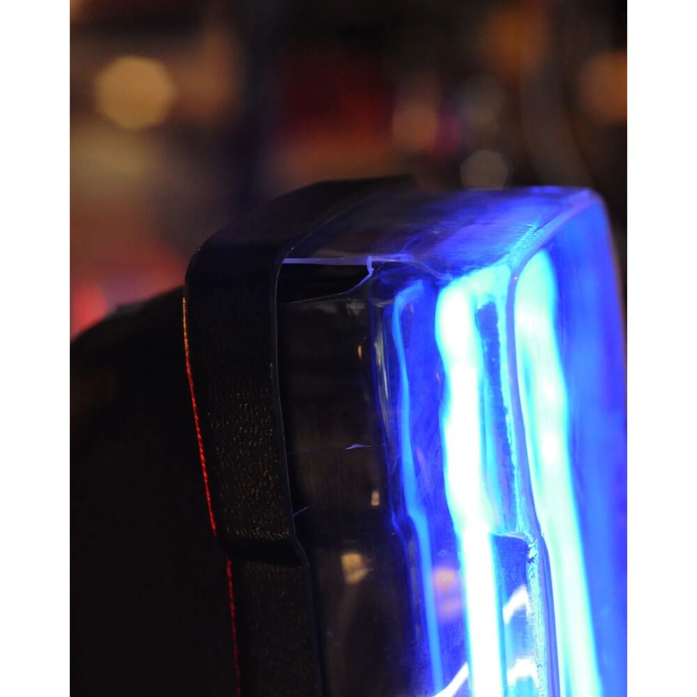 Foster's neon tabelanın aydınlatılmış görünümü