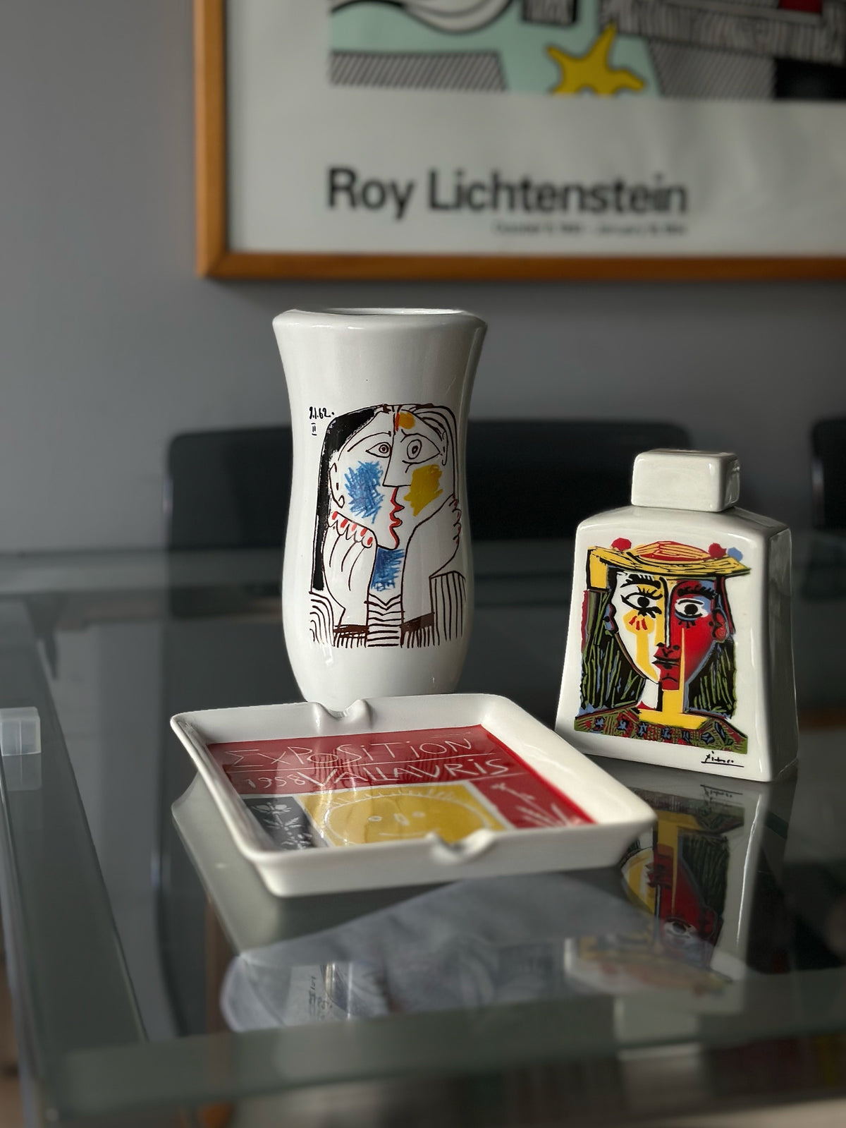 Pablo Picasso lisanslı Tognana MMI porselen üçlü set; vazo, kapaklı şişe ve Vallauris 1958 küllük