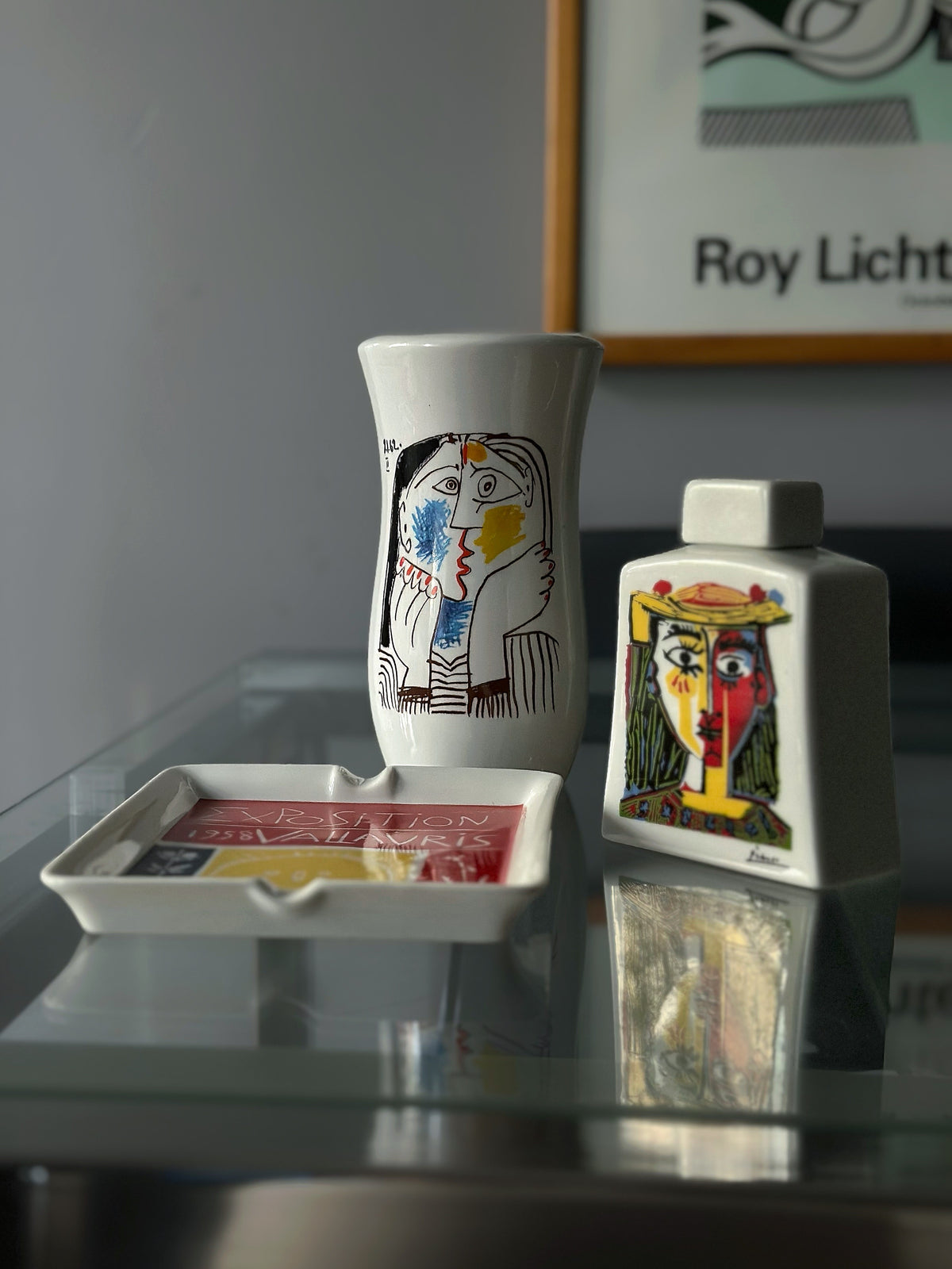 Tognana MMI Pablo Picasso lisanslı porselen üçlü set dekoratif masa üzerinde