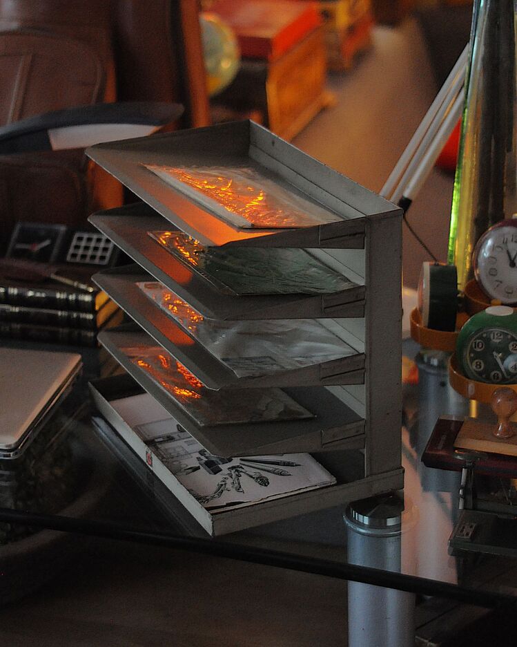 Vintage Metal Evrak Rafı