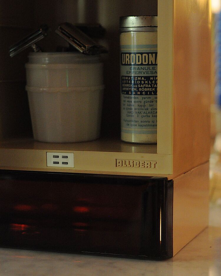 Vintage Allibert Banyo Dolabı