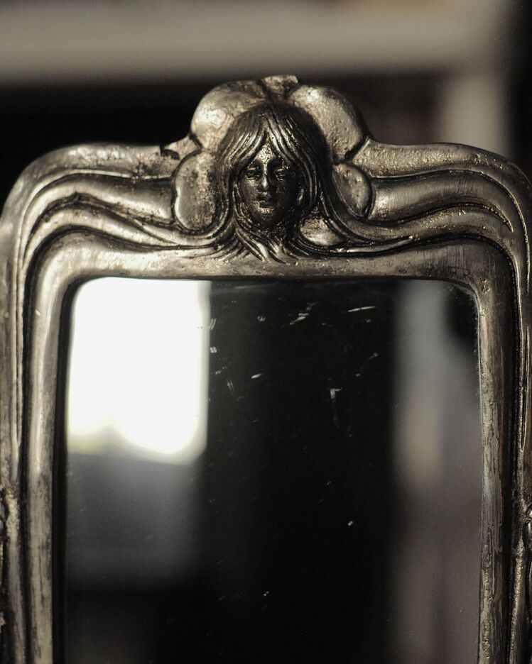Art Nouveau Masa Aynası