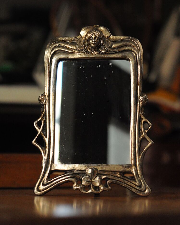 Art Nouveau Masa Aynası